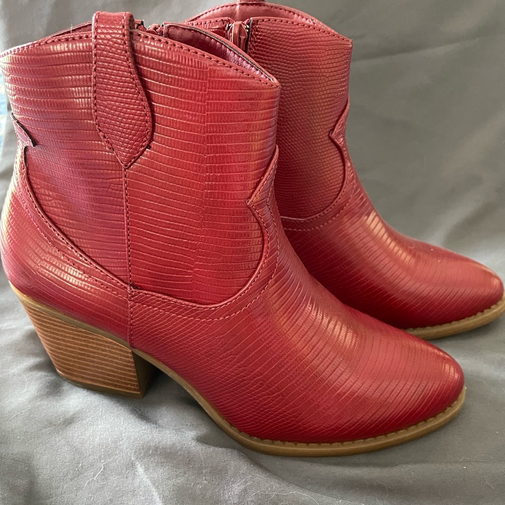 Red Women’s Ankle Boots Size 9m